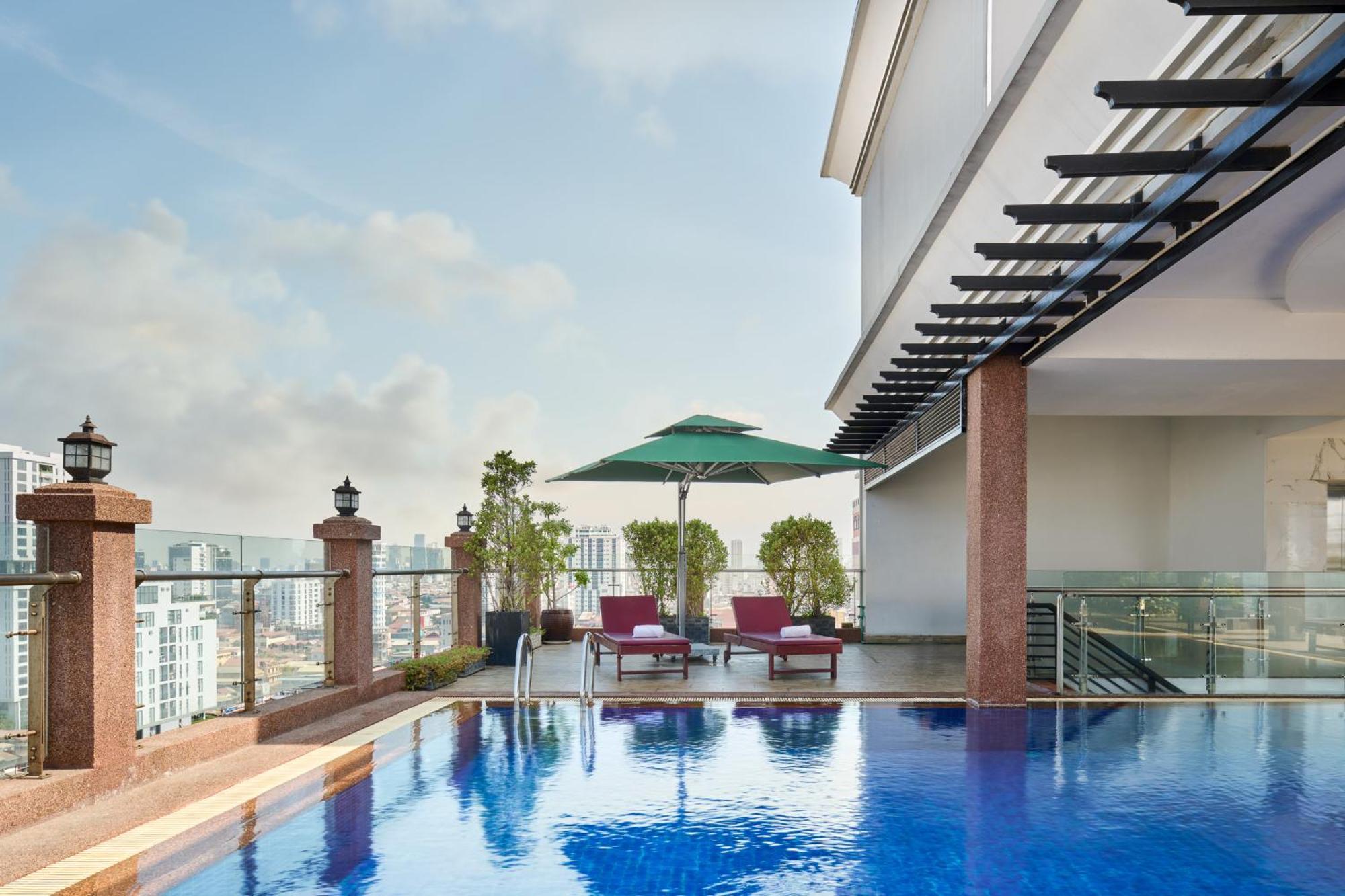 Queen Mansion Phnom Penh Esterno foto