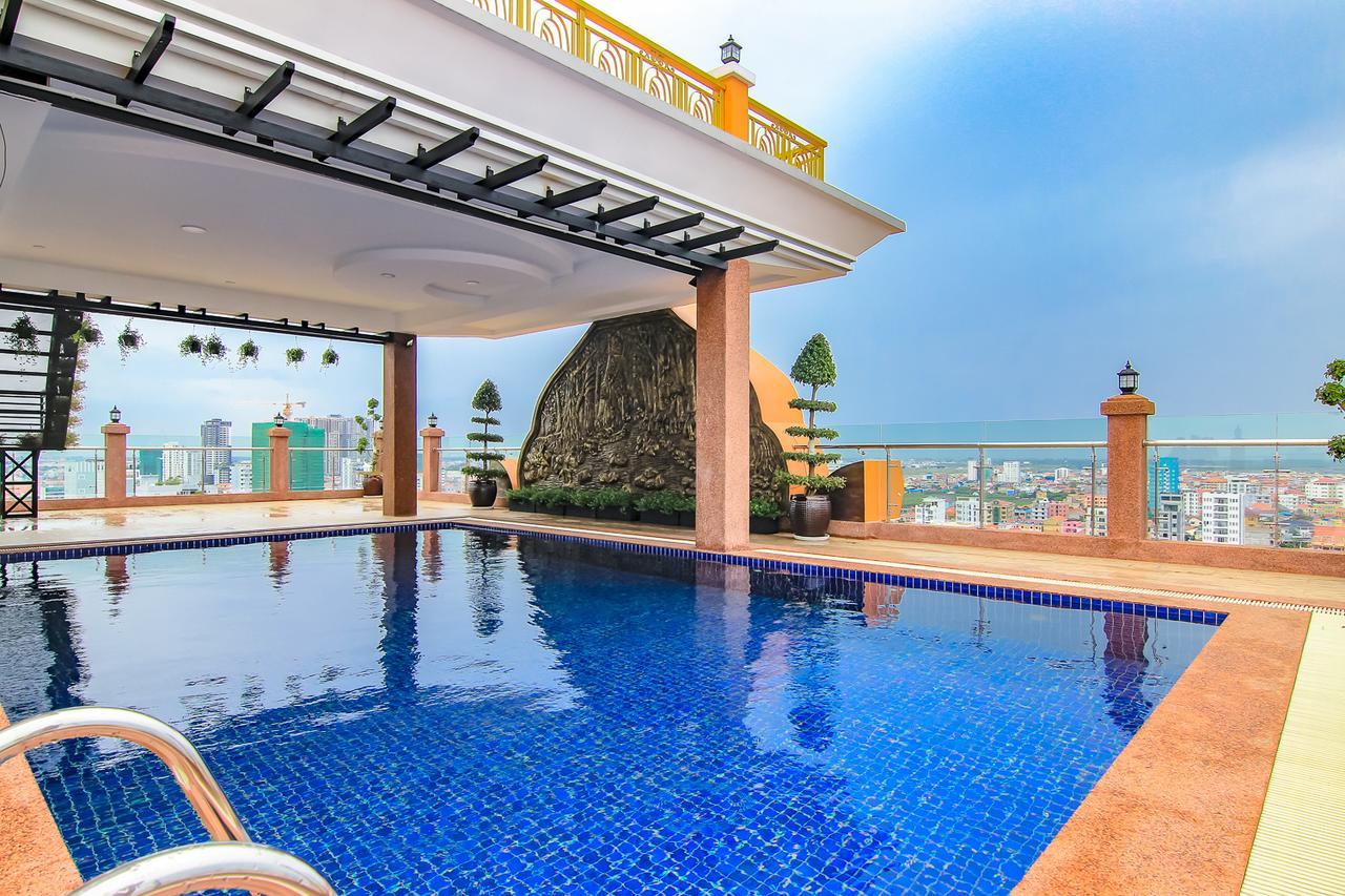 Queen Mansion Phnom Penh Esterno foto