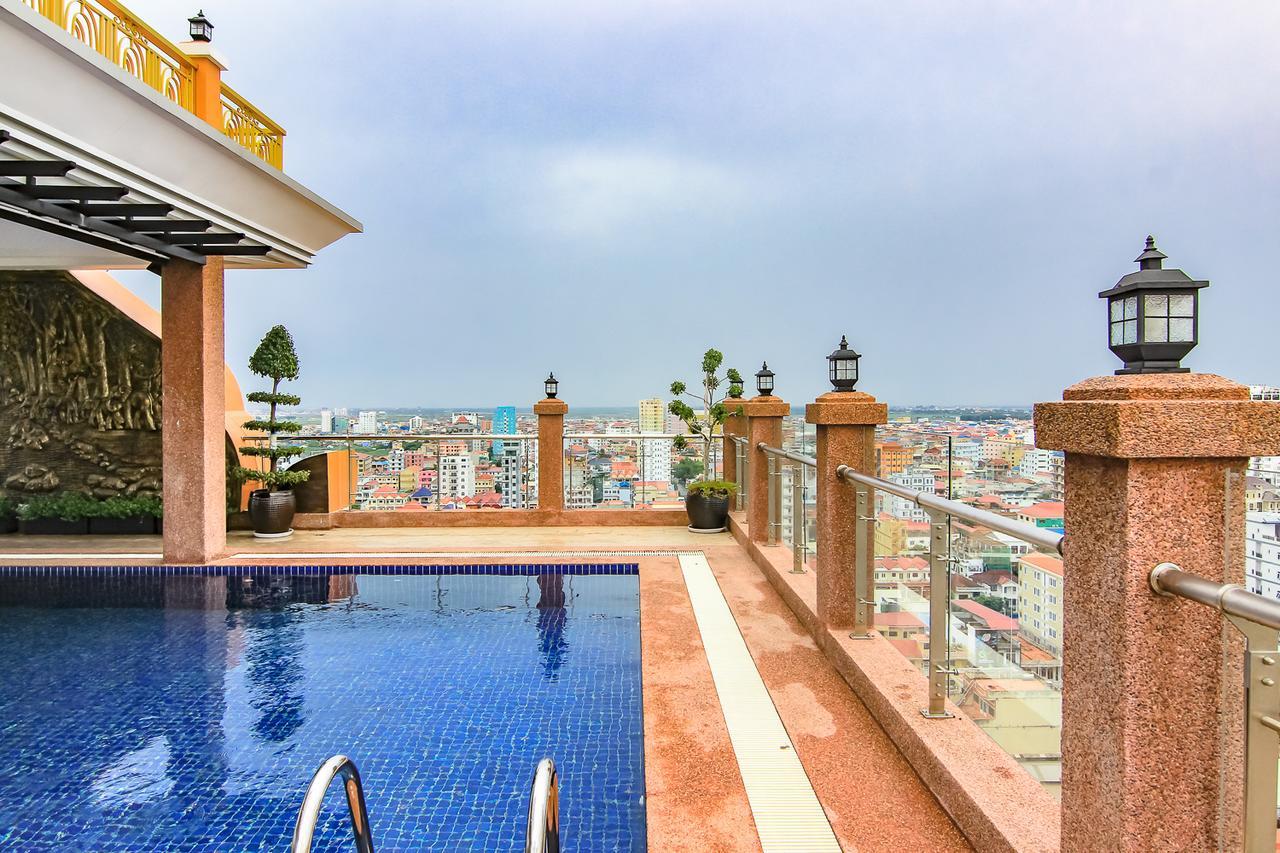 Queen Mansion Phnom Penh Esterno foto